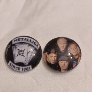 Set of 2 magnets 1" .Set of 2 glass magnets featuring the members of Metallica